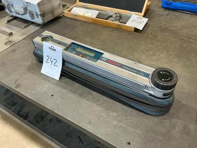 Overview picture of Bosch GAM 220 Digital Protractor
